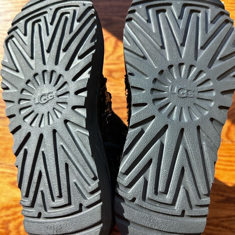 Authentic Ugg Boots. - image 3